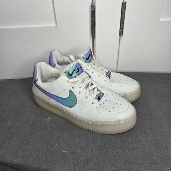 Nike Air Force 1 Women's White Iridescent Swoosh Sneakers Size 7 US - Picture 1 of 10